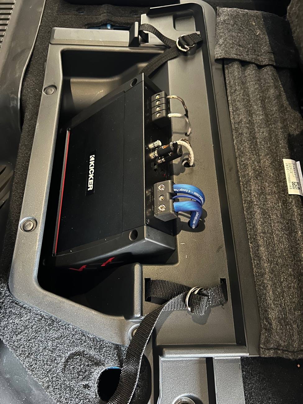 Ford Ranger Subwoofer box IMG_5310