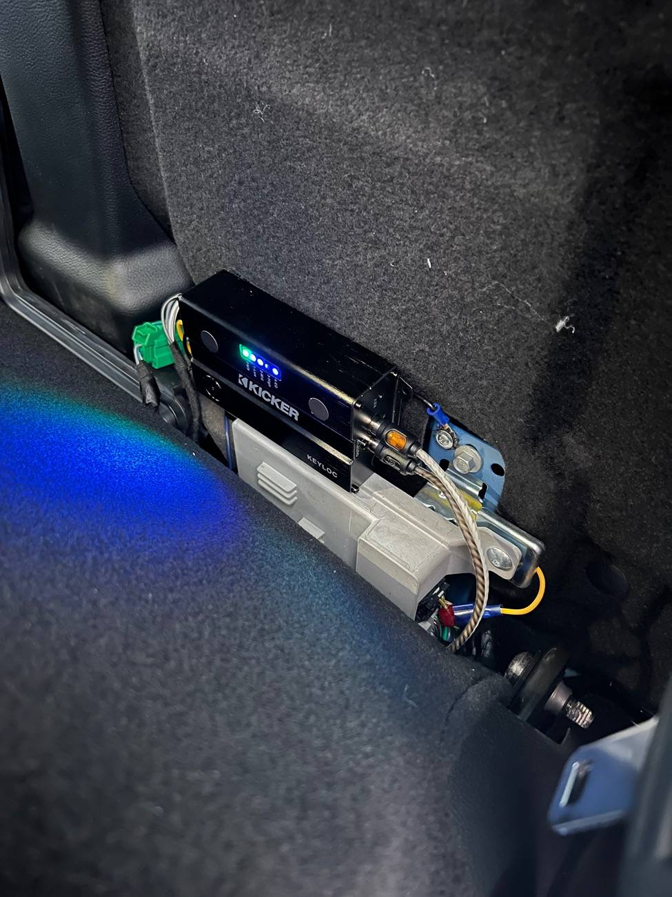 Ford Ranger Subwoofer box IMG_5311