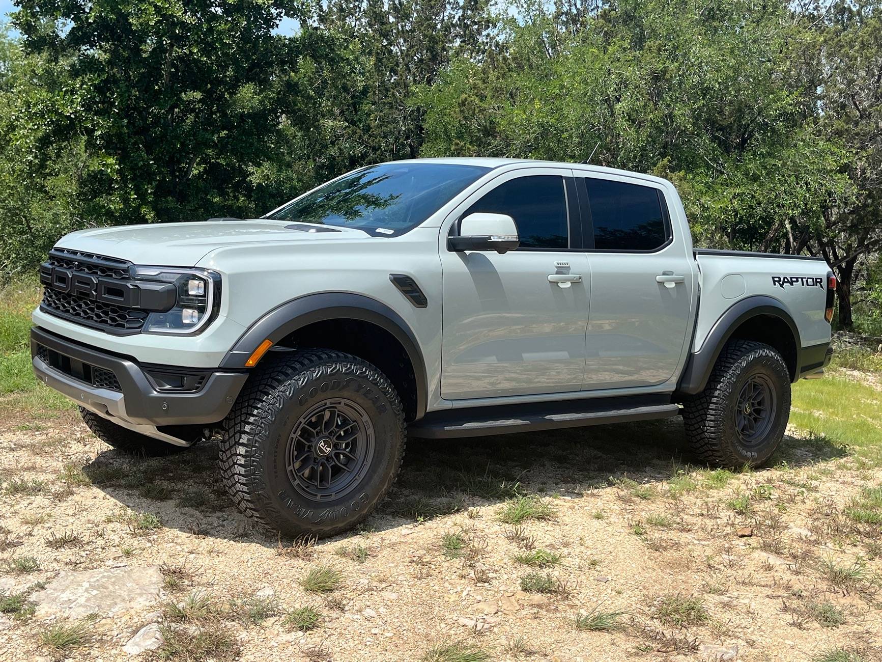 Ford Ranger RTR EVO 6 - 17x9 +30 wheels with 315/70/17 tires on Ranger Raptor IMG_2225