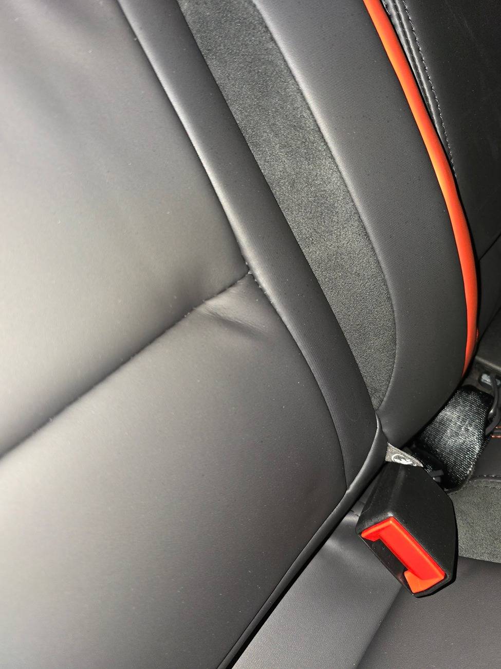 Ford Ranger Driver Seat Leather issues: Ranger Raptor 20240604_215804_resized_1