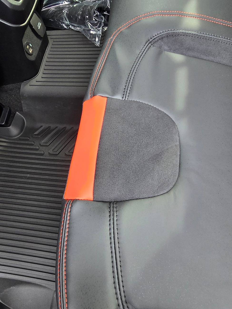 Ford Ranger Driver Seat Leather issues: Ranger Raptor 20240604_175554_resized_1