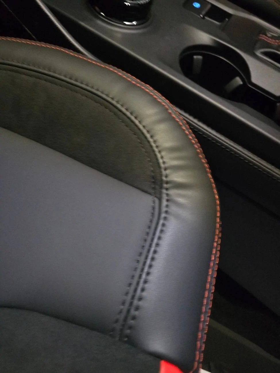 Ford Ranger Driver Seat Leather issues: Ranger Raptor 20240604_215829_resized_1