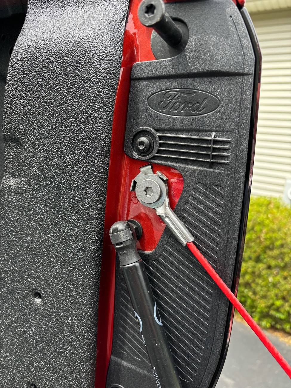 Ford Ranger Tailgate troubles -- cable being exposed upon closing IMG_7365