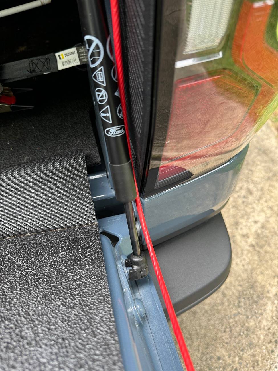 Ford Ranger Tailgate troubles -- cable being exposed upon closing IMG_5848