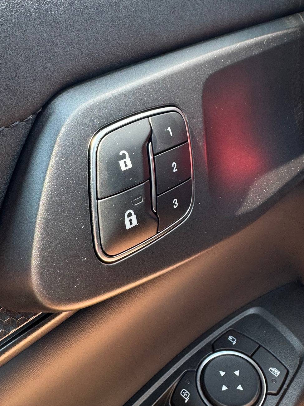 Ford Ranger Ranger Raptor Door Lock Lights -- supposed to light up when locking/locked? IMG_6006