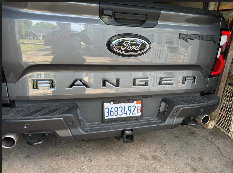 Ford Ranger Raptor coming, tailgate letters decision for carbonized gray 1719065938609-qw