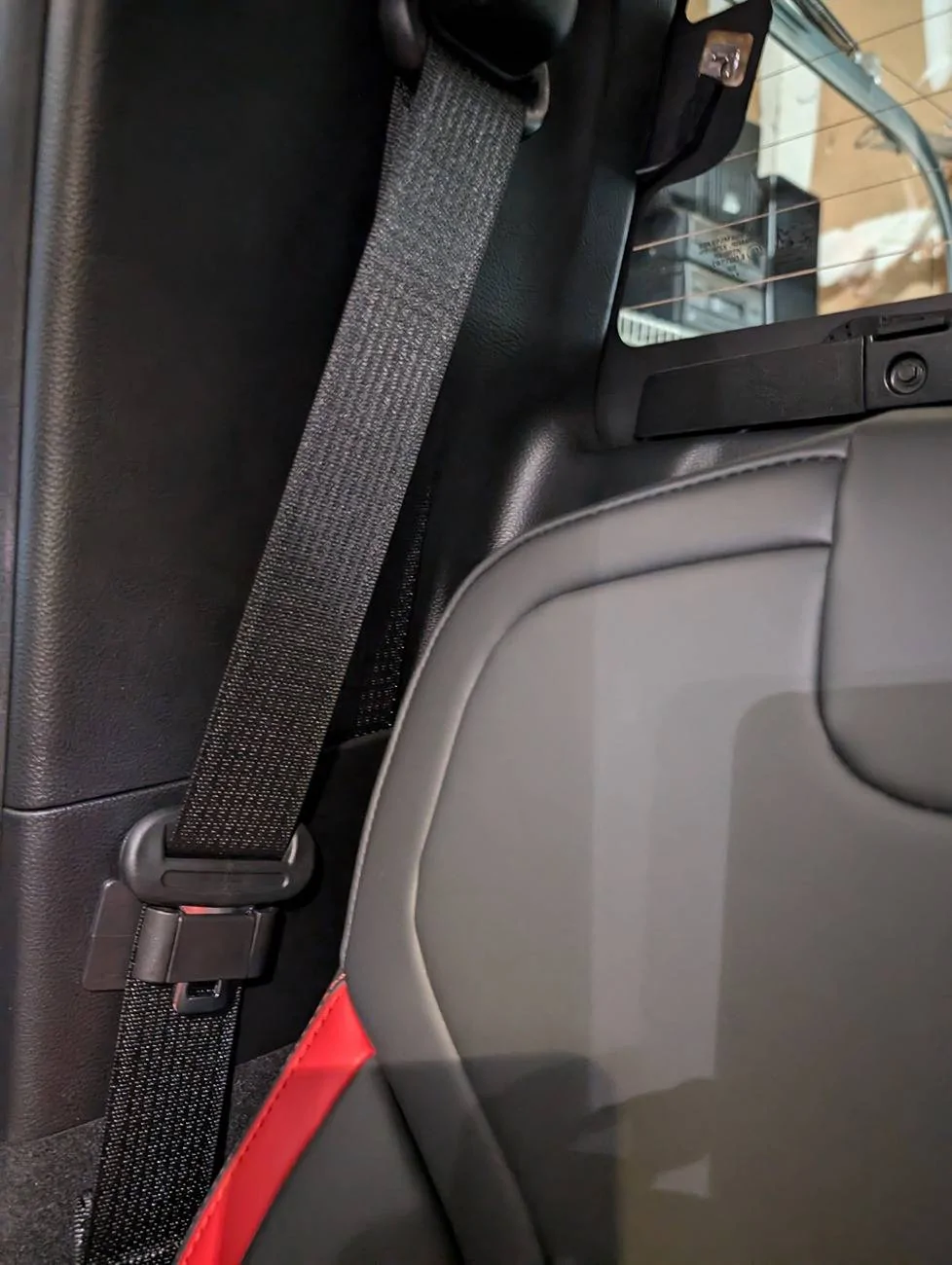 Ford Ranger Annoying seat belt flap PXL_20240623_205901784