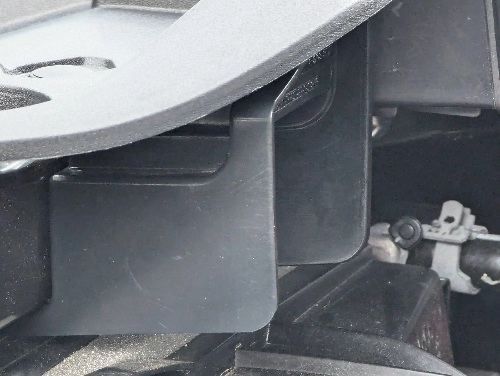 Ford Ranger Broken radiator cover piece? 1000010895