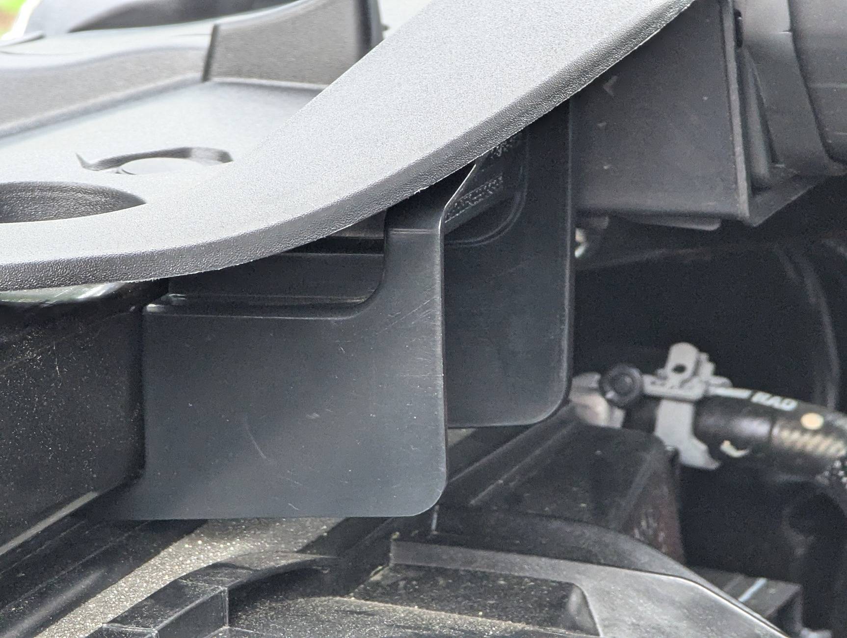Ford Ranger Broken radiator cover piece? 1000010896