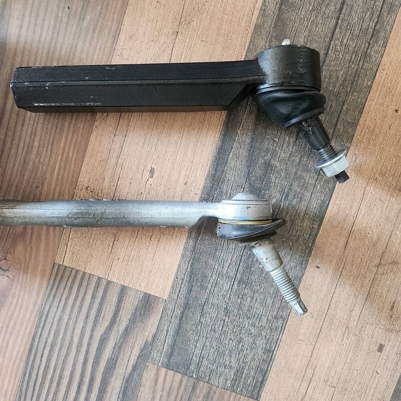 Ford Ranger Heavy Duty Tie Rods upgrade (Rough Country) vs. OEM Ranger Raptor 20240709_102133