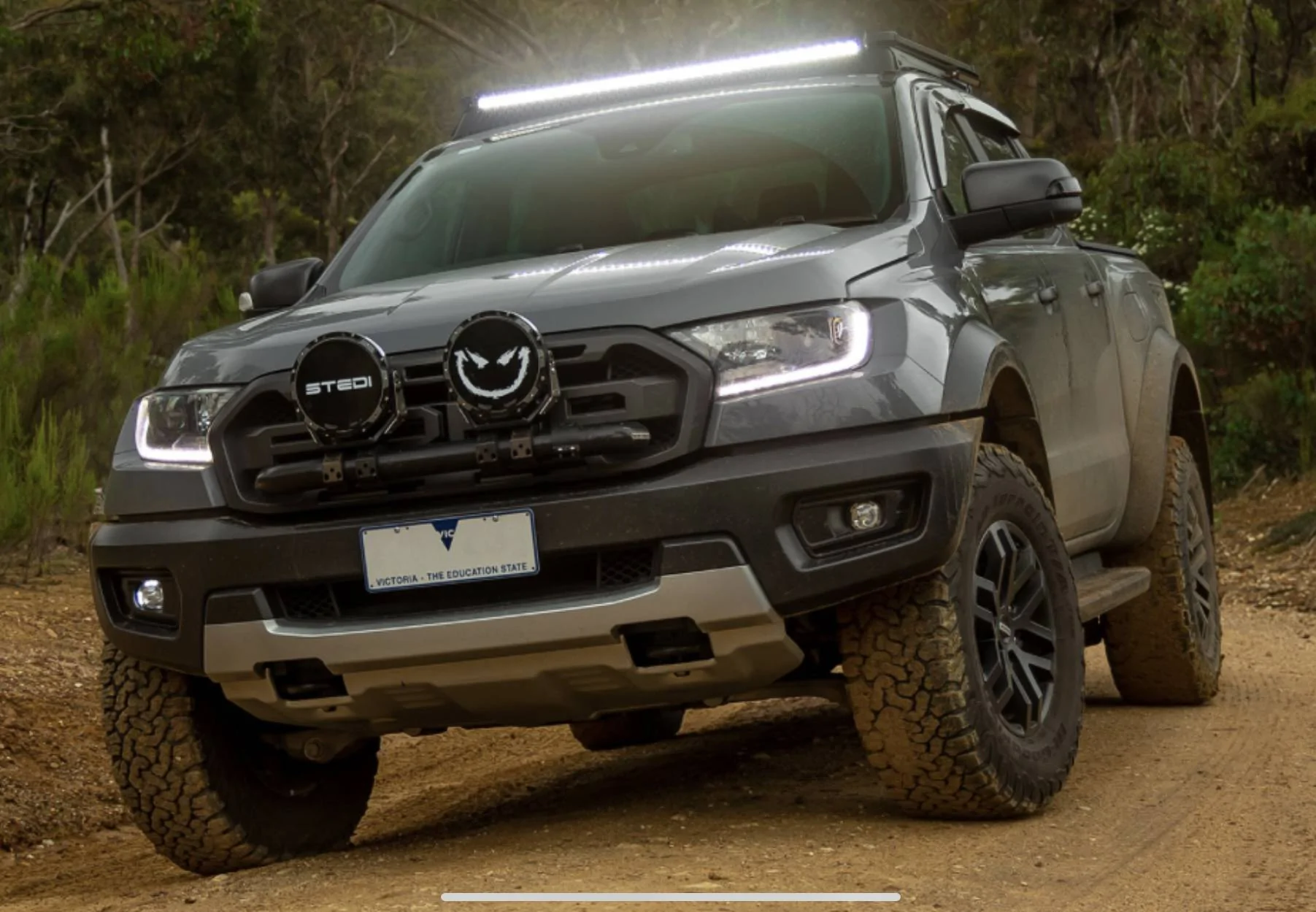 Ford Ranger Need a simple tube or flat light bar for upper grill for two large lights for RR IMG_6890