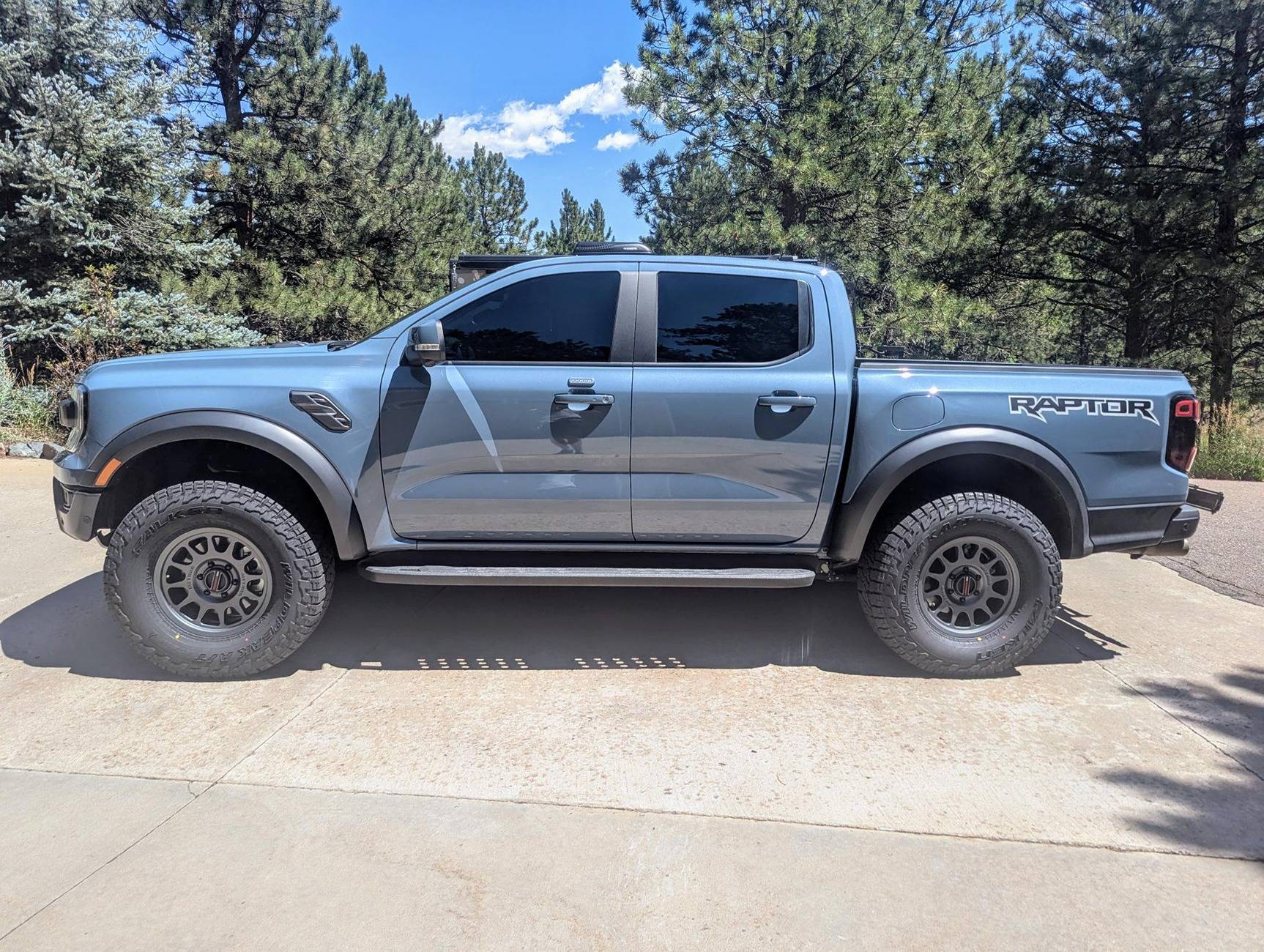 Ford Ranger Shelter Green vs Azure Gray PXL_20240728_175346207