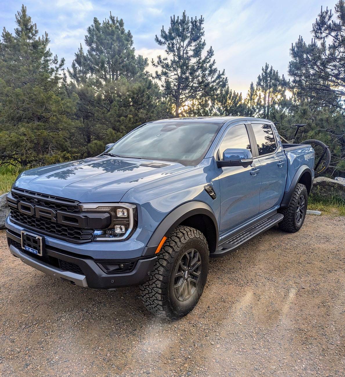 Ford Ranger Shelter Green vs Azure Gray PXL_20240628_134634801~2