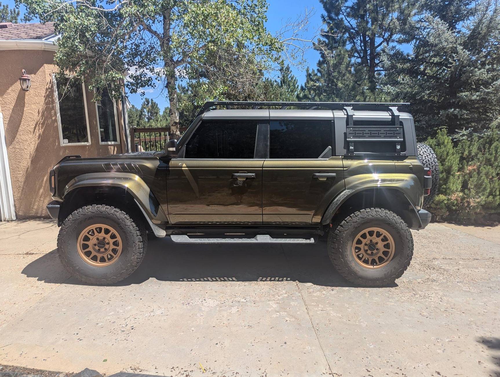 Ford Ranger Shelter Green vs Azure Gray PXL_20240728_180142158