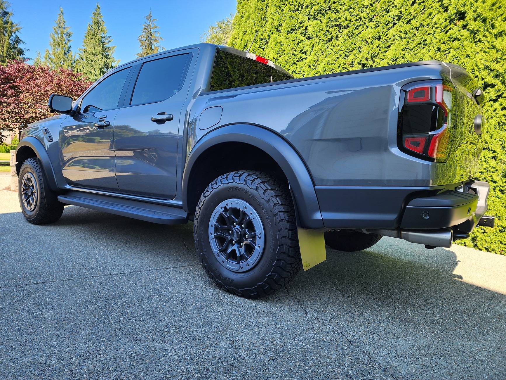Ford Ranger 20 min install - Rokblokz mud flaps 1000033511