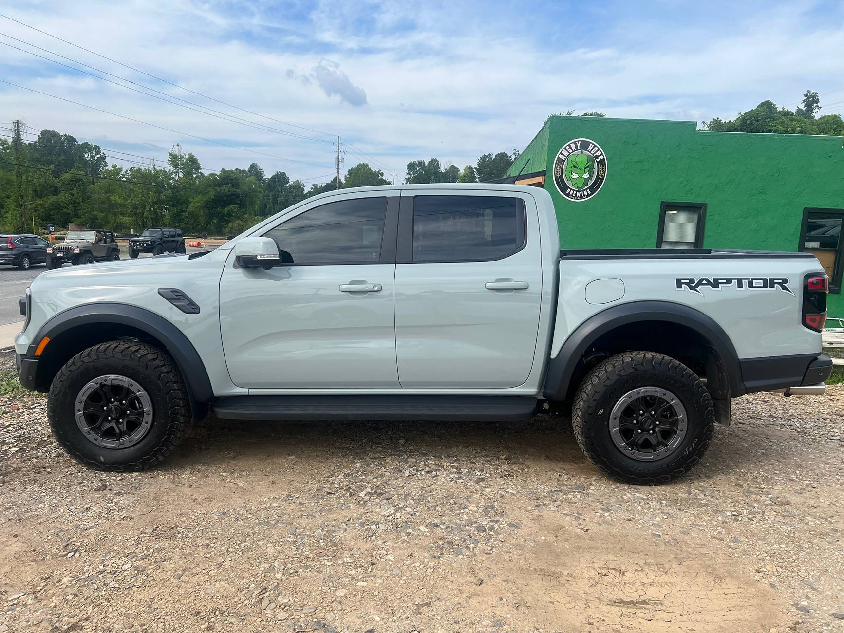 Ford Ranger Shelter Green vs Azure Gray IMG_5333