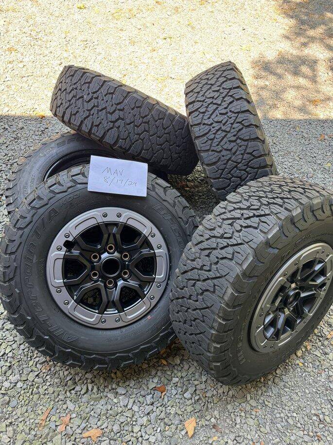 Ford Ranger Raptor KO3 285/70R17 tires/spare 1723933061987-jt