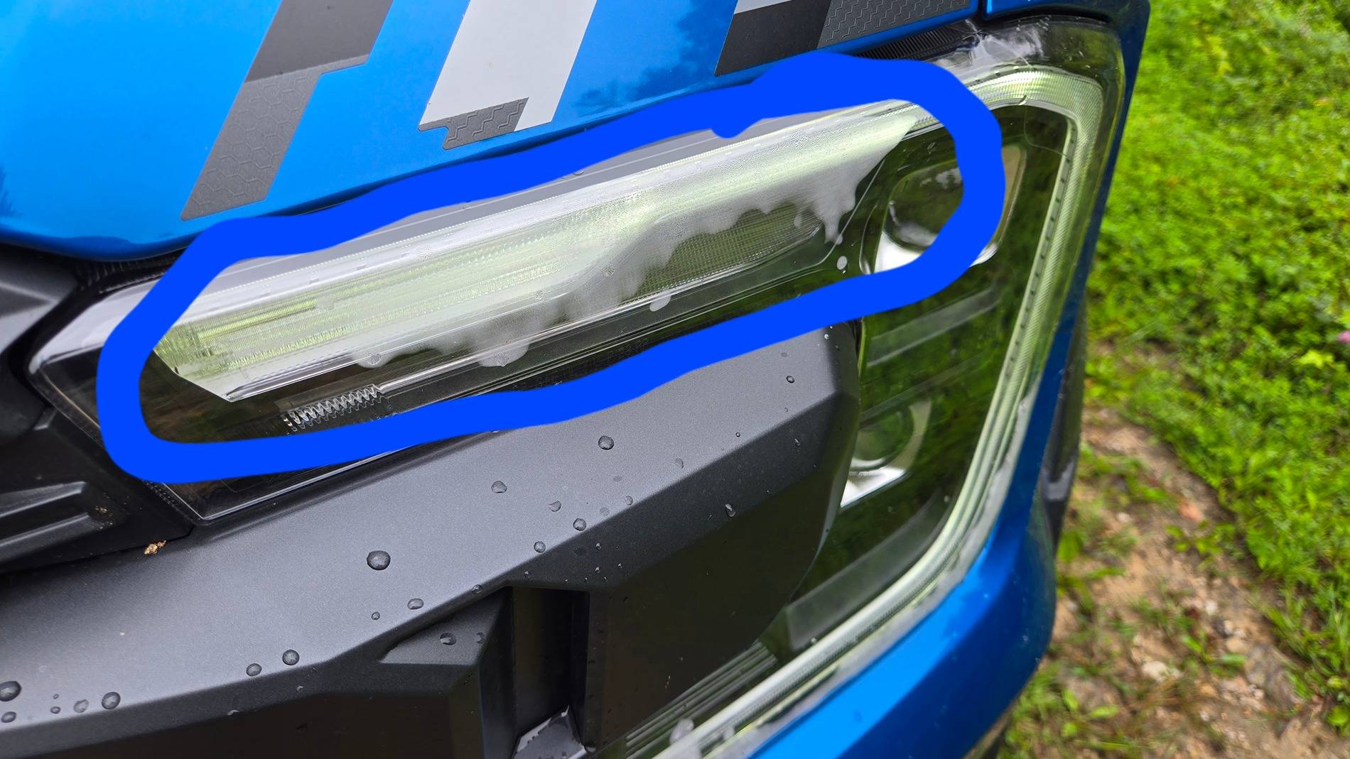 Ford Ranger Water in headlamps 20240819_100318