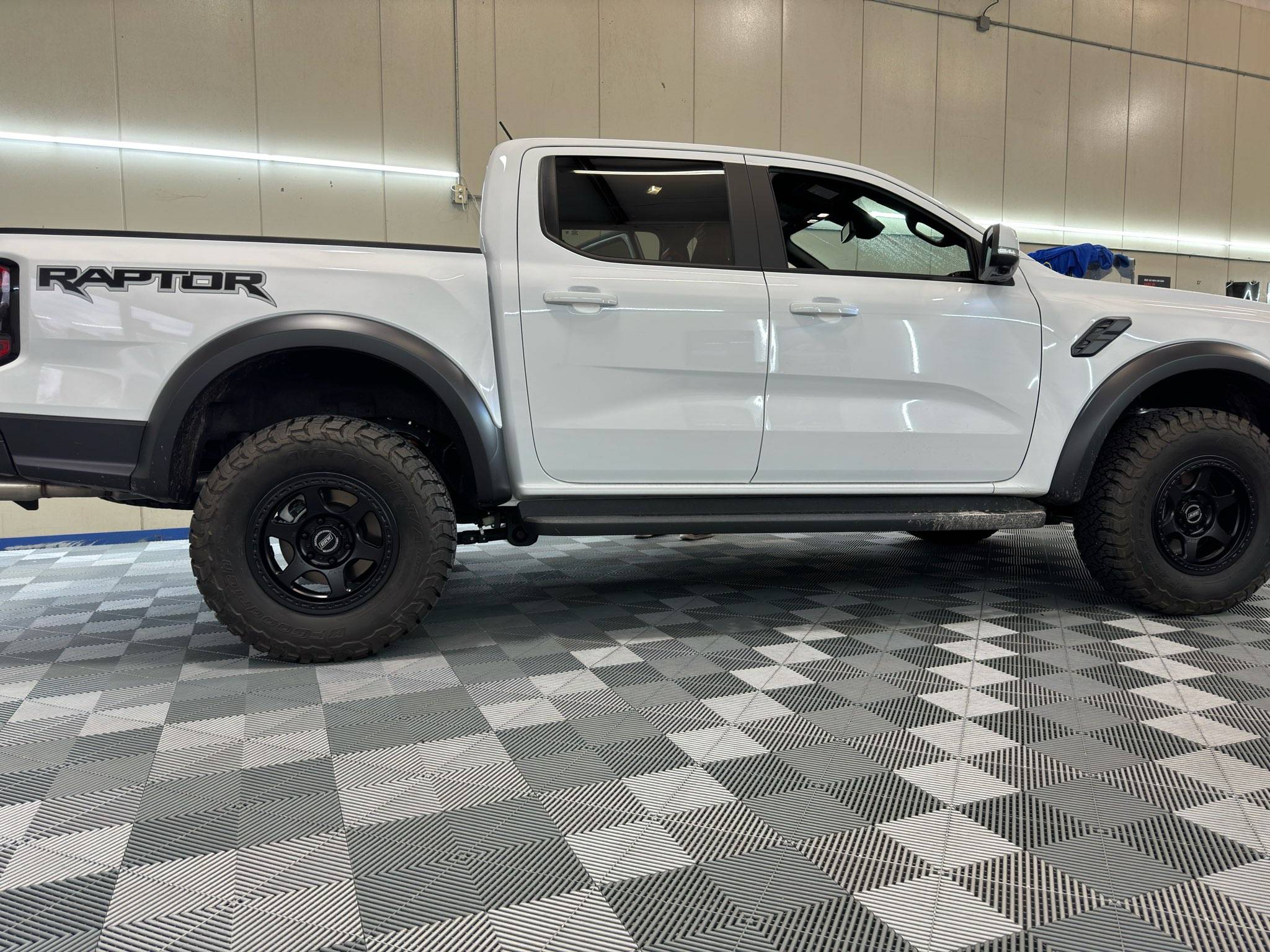 Ford Ranger New RRW (Relation Race Wheels) RS2-H on my Raptor Ranger (17x18.5) IMG_5471