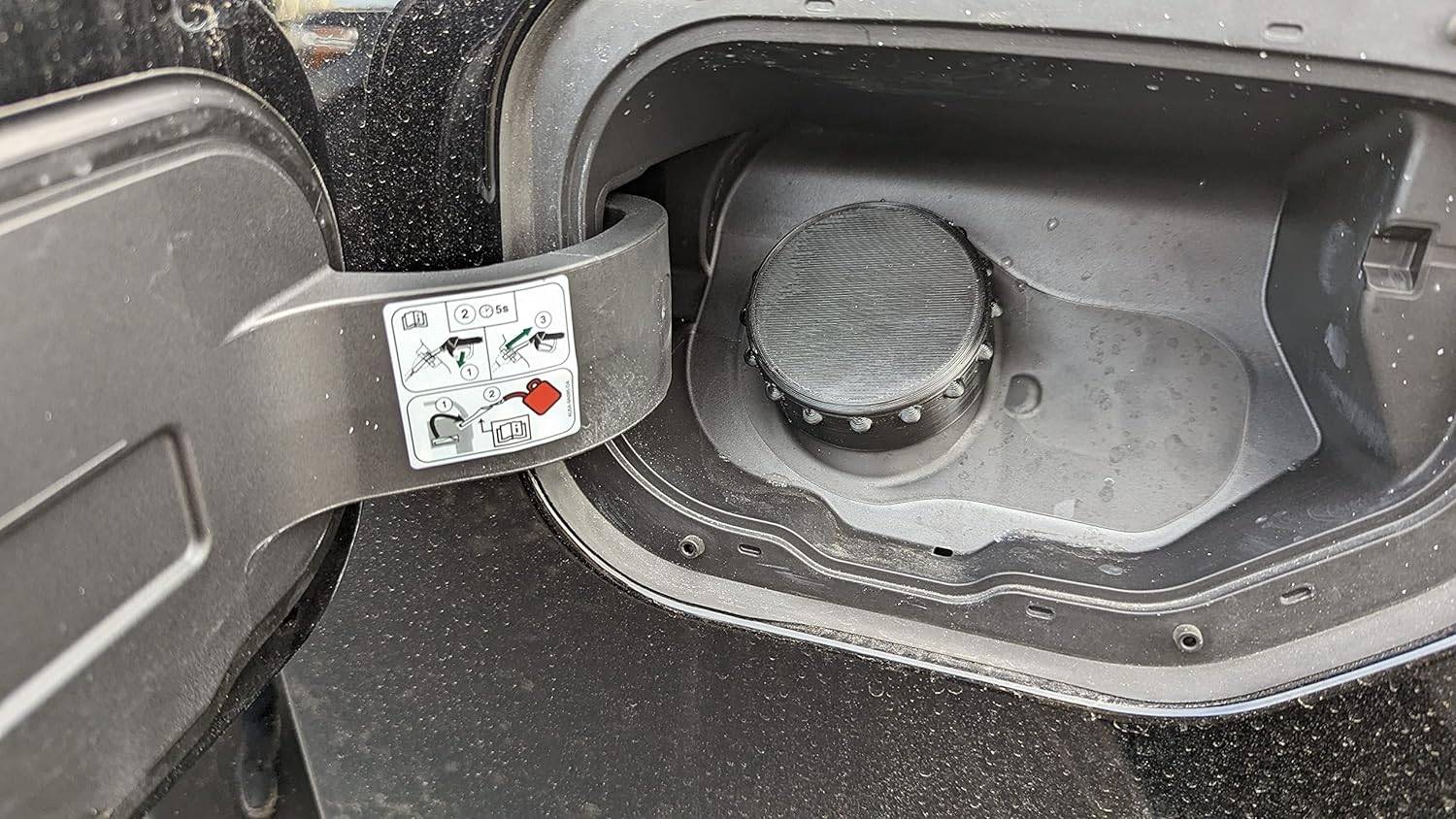Ford Ranger Additional Fuel Cap IMG_1205