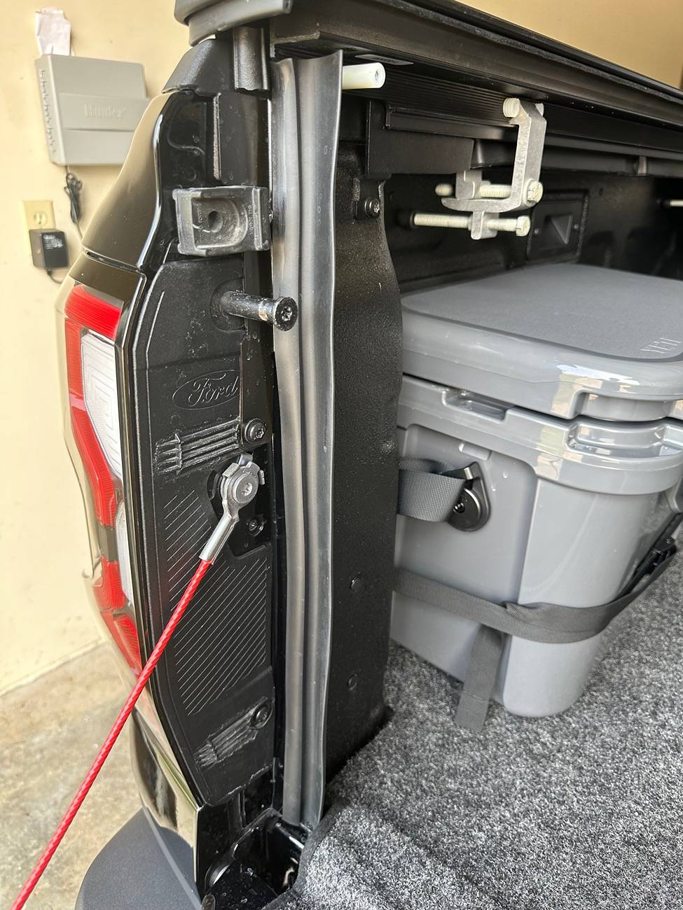 Ford Ranger 1/4" gap around the whole tailgate of Ranger Raptor IMG_4890
