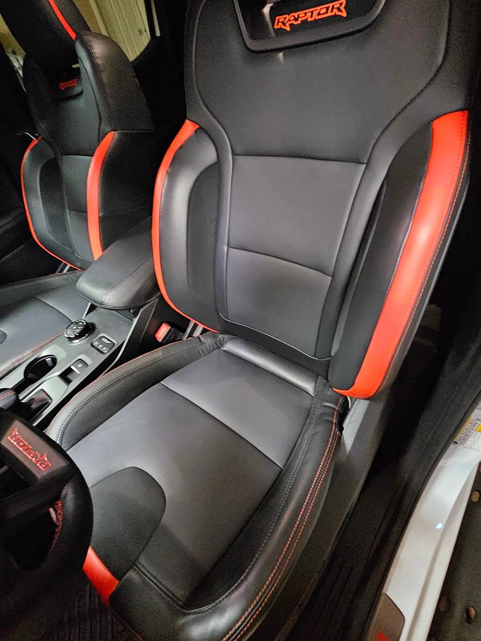 Ford Ranger Driver Seat Leather issues: Ranger Raptor 20240912_075305