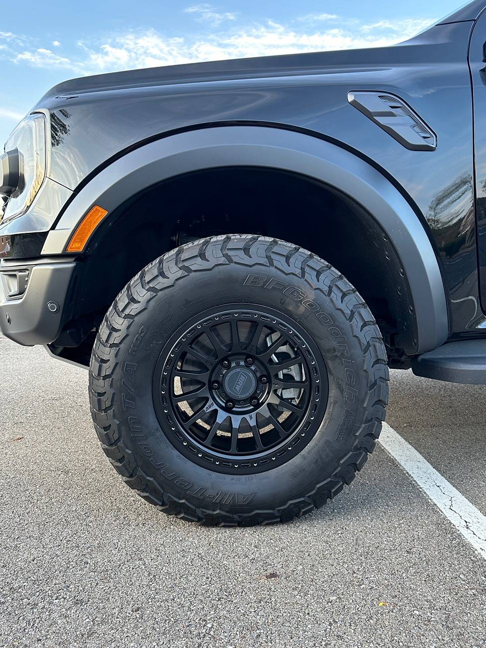 Ford Ranger RRW 17x8.5 0 offset w/ factory BFG KO3 on Foutz 2.5" Perch Collars IMG_9443
