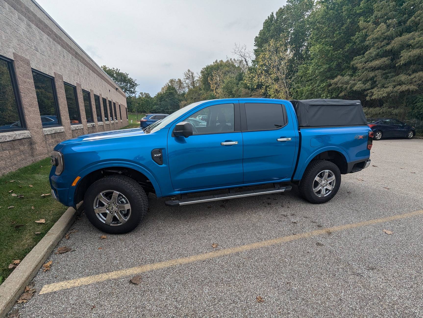 Ford Ranger Installed (5G) Bestop SuperTop for Truck 2 on my '24 XLT PXL_20240927_160135998