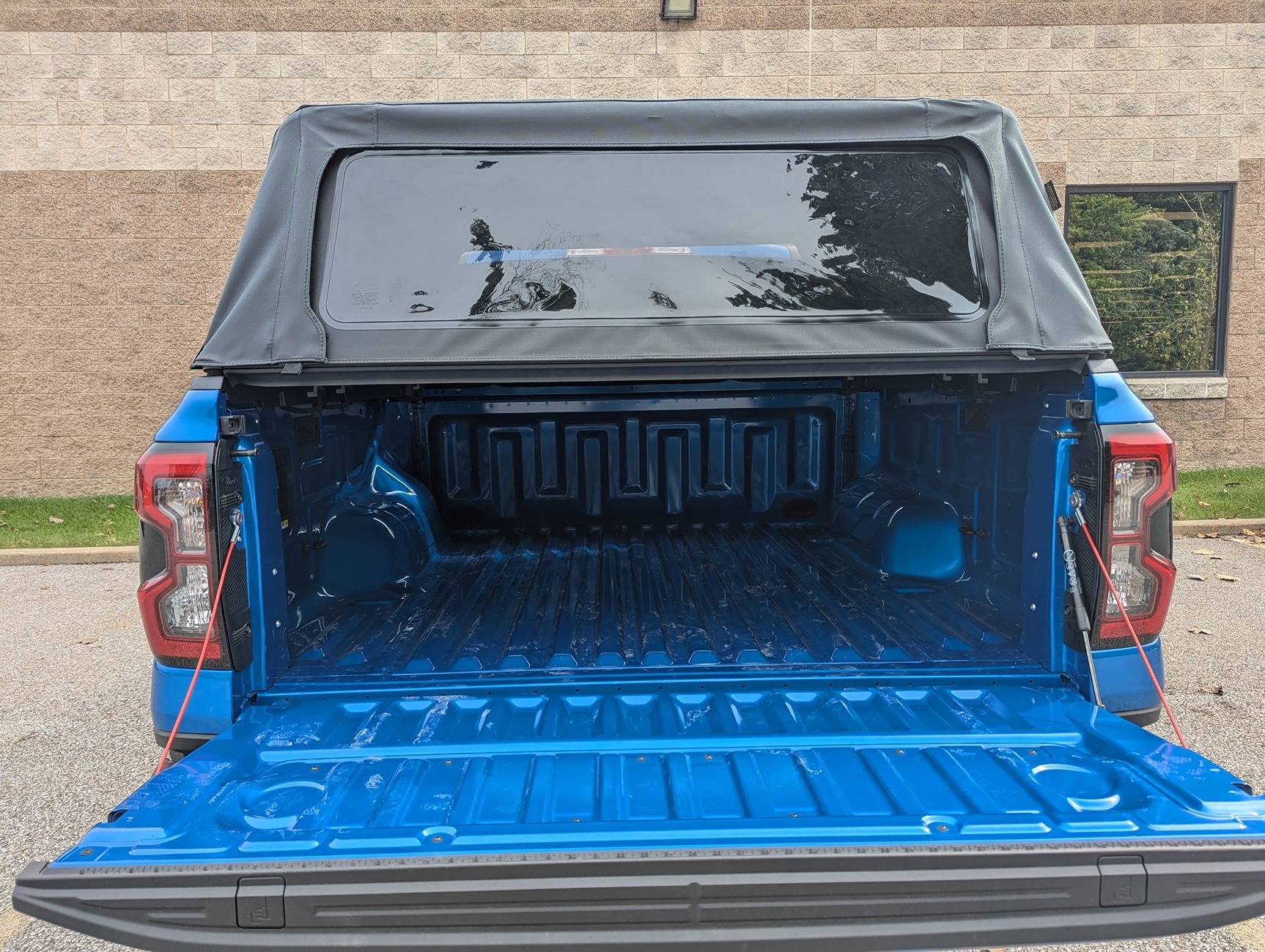 Ford Ranger Installed (5G) Bestop SuperTop for Truck 2 on my '24 XLT PXL_20240927_160214940