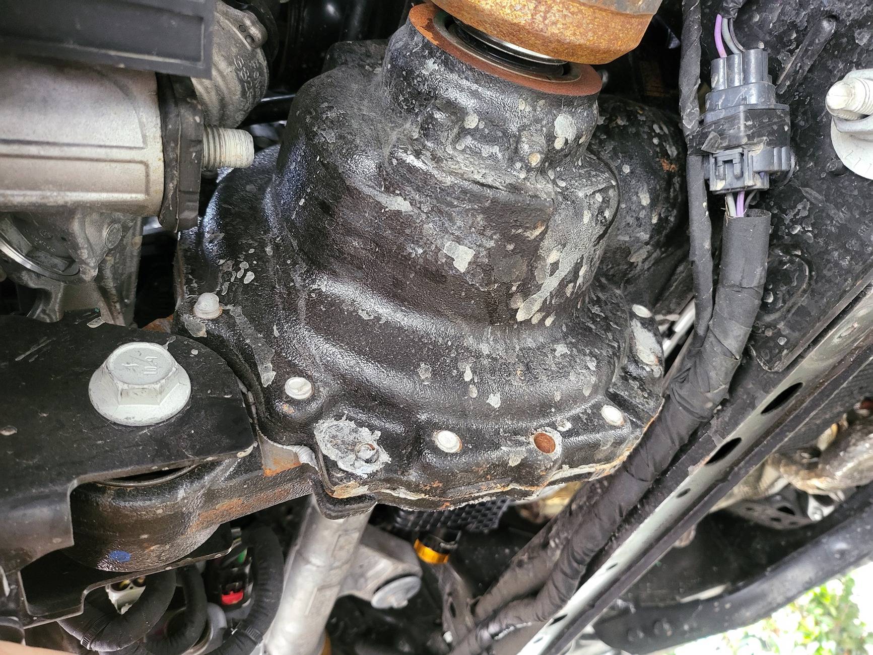 Ford Ranger Am I missing bolts from my Front Diff? 20240927_102127