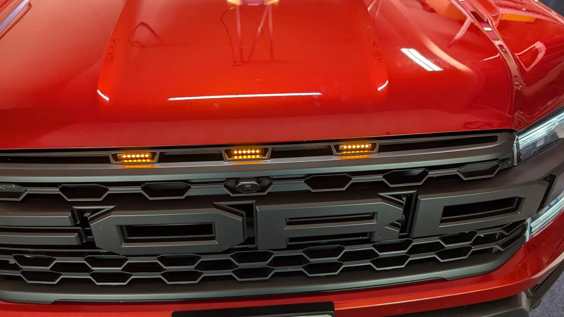 Ford Ranger Signature Lux Grill Lights PXL_20241001_213741389.MP