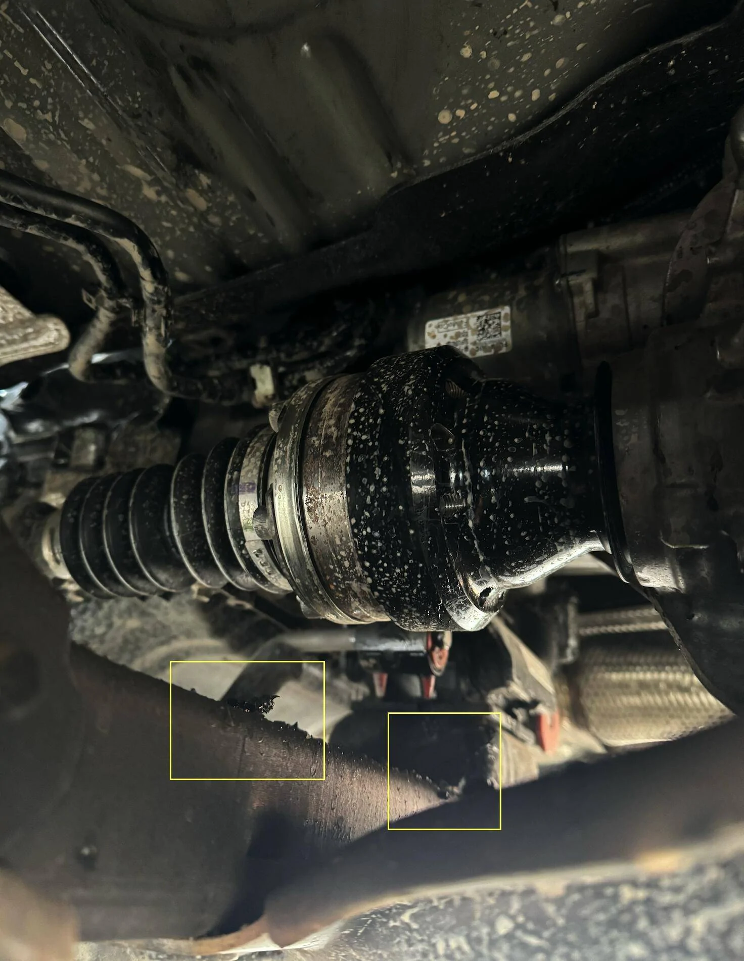 Ford Ranger Front Driveshaft Throwing Grease Screenshot at Oct 02 15-06-06
