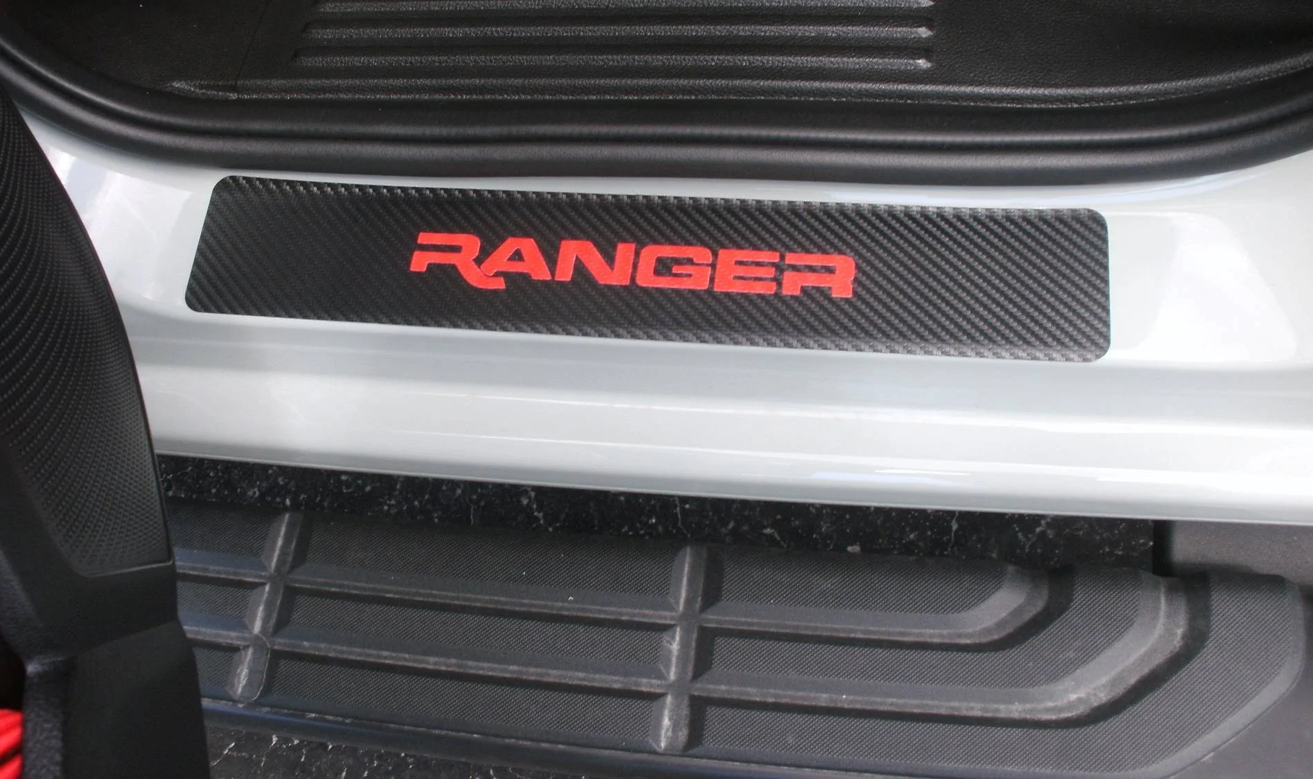 Ford Ranger What did you DO TO your 6G Ranger today? 🧰 🛠️ ⚙️ 🧽 Drv door sill rear cover