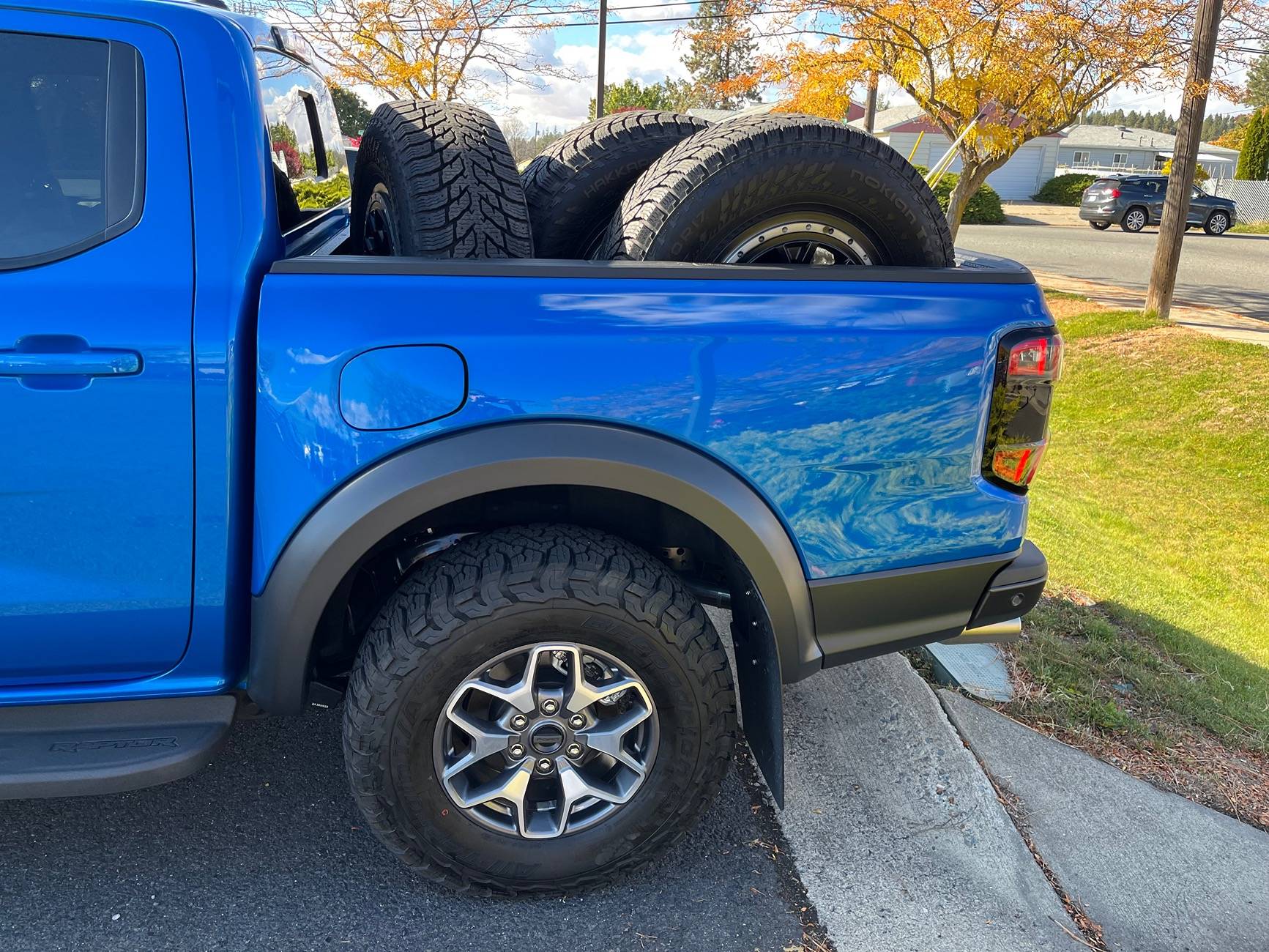 Ford Ranger Poll: Beadlock vs standard wheels on Raptor? IMG_7684