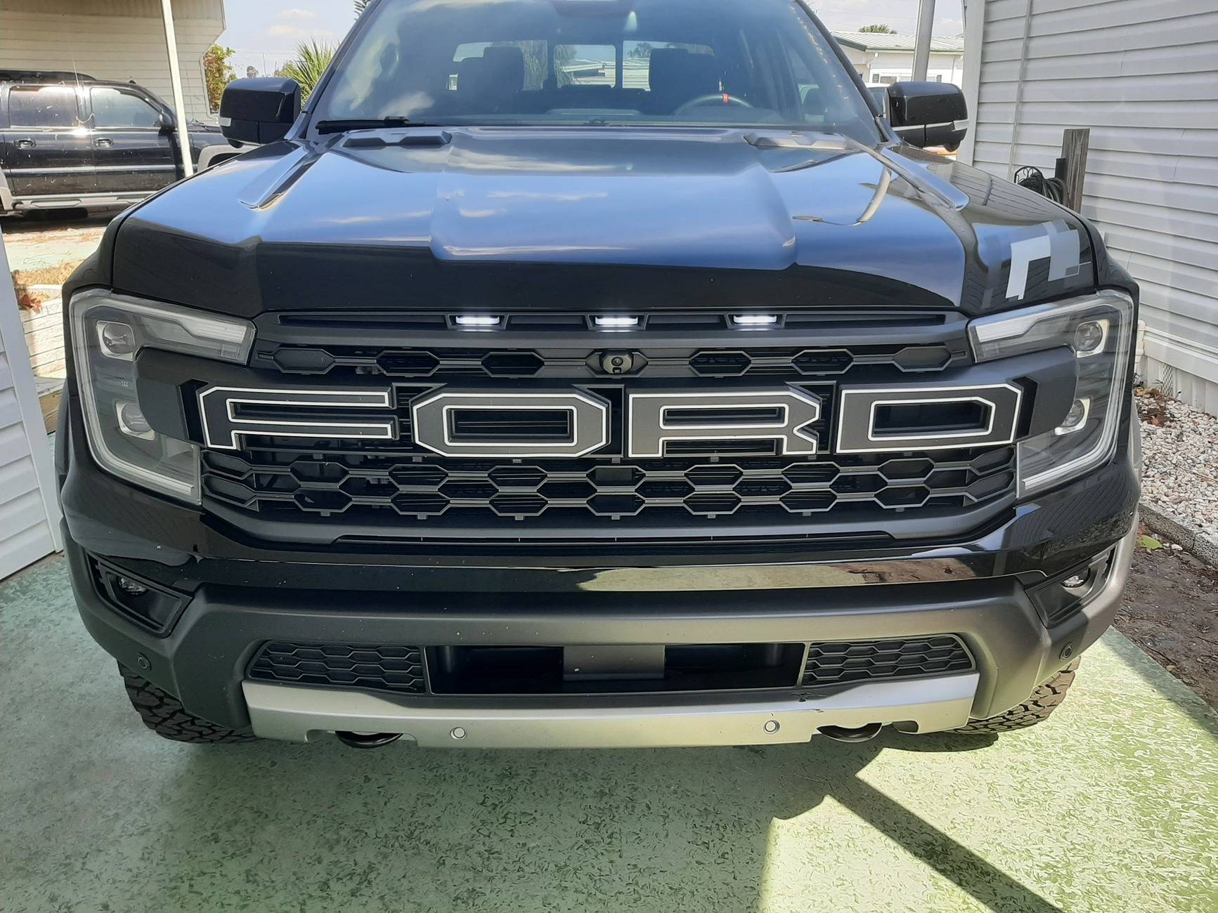 Ford Ranger Who makes Raptor lights for the grill? 20241026_131450