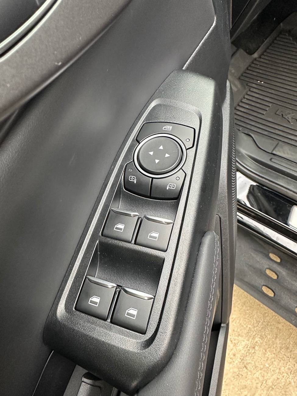 Ford Ranger UPDATED:  FIXED. Manufacturing Issue or Stupid question - how to manually fold mirrors? IMG_3082