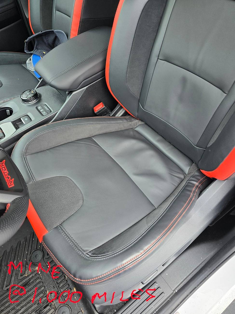Ford Ranger Driver Seat Leather issues: Ranger Raptor 20241130_092540
