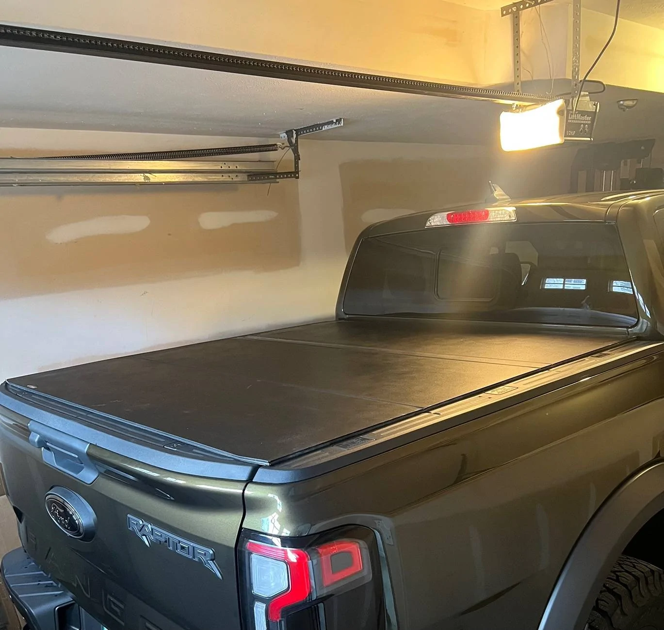 Ford Ranger Installed a Lomax bed cover IMG_1364