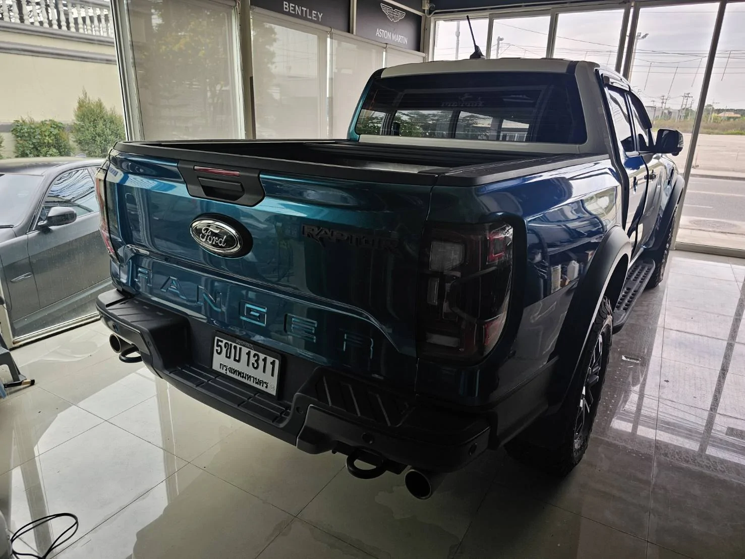 Ford Ranger Wrapping the Raptor...in Bangkok Thailand 3402