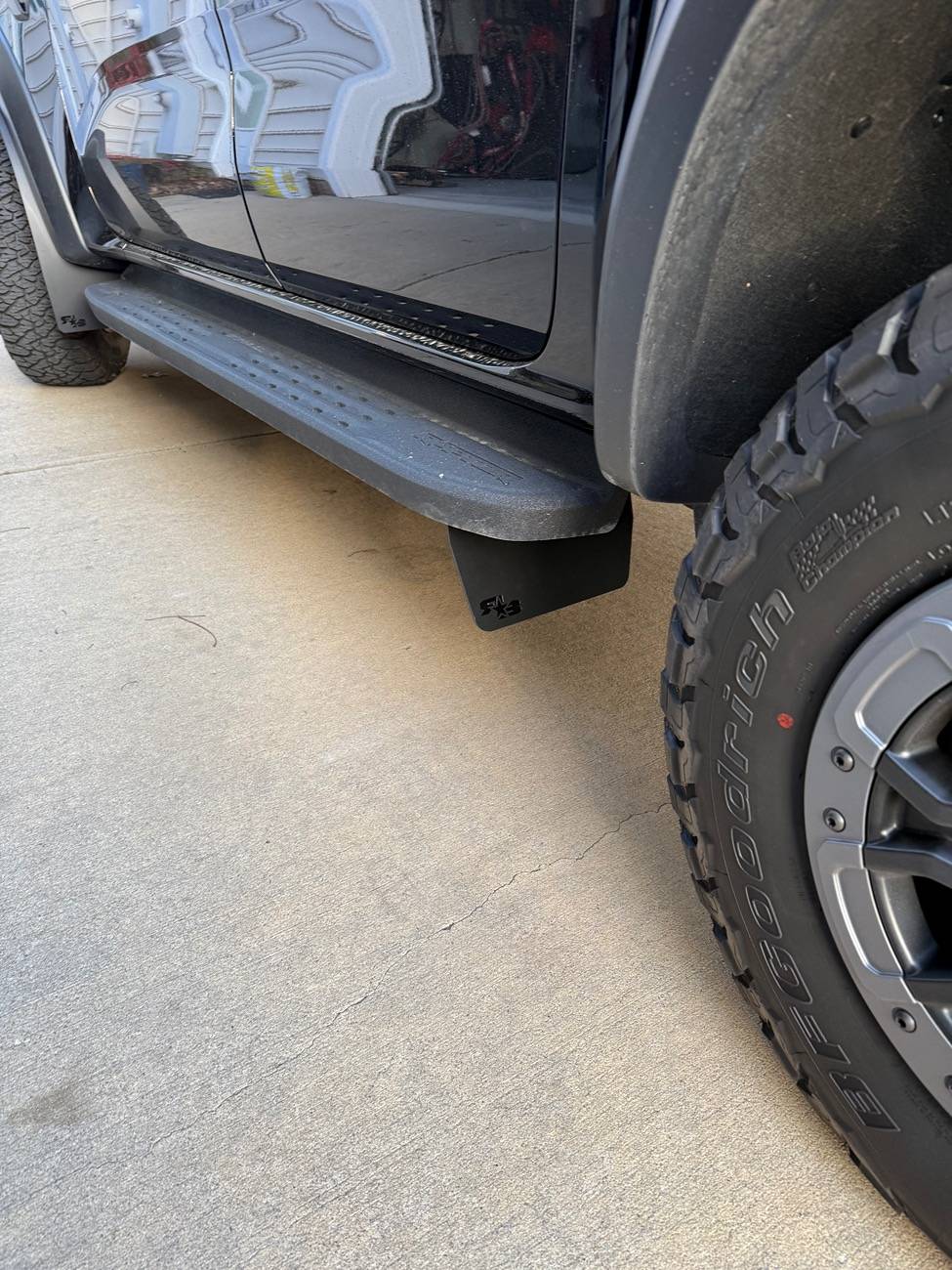 Ford Ranger Installed RokBlokz front/rear/midships flaps today IMG_0175