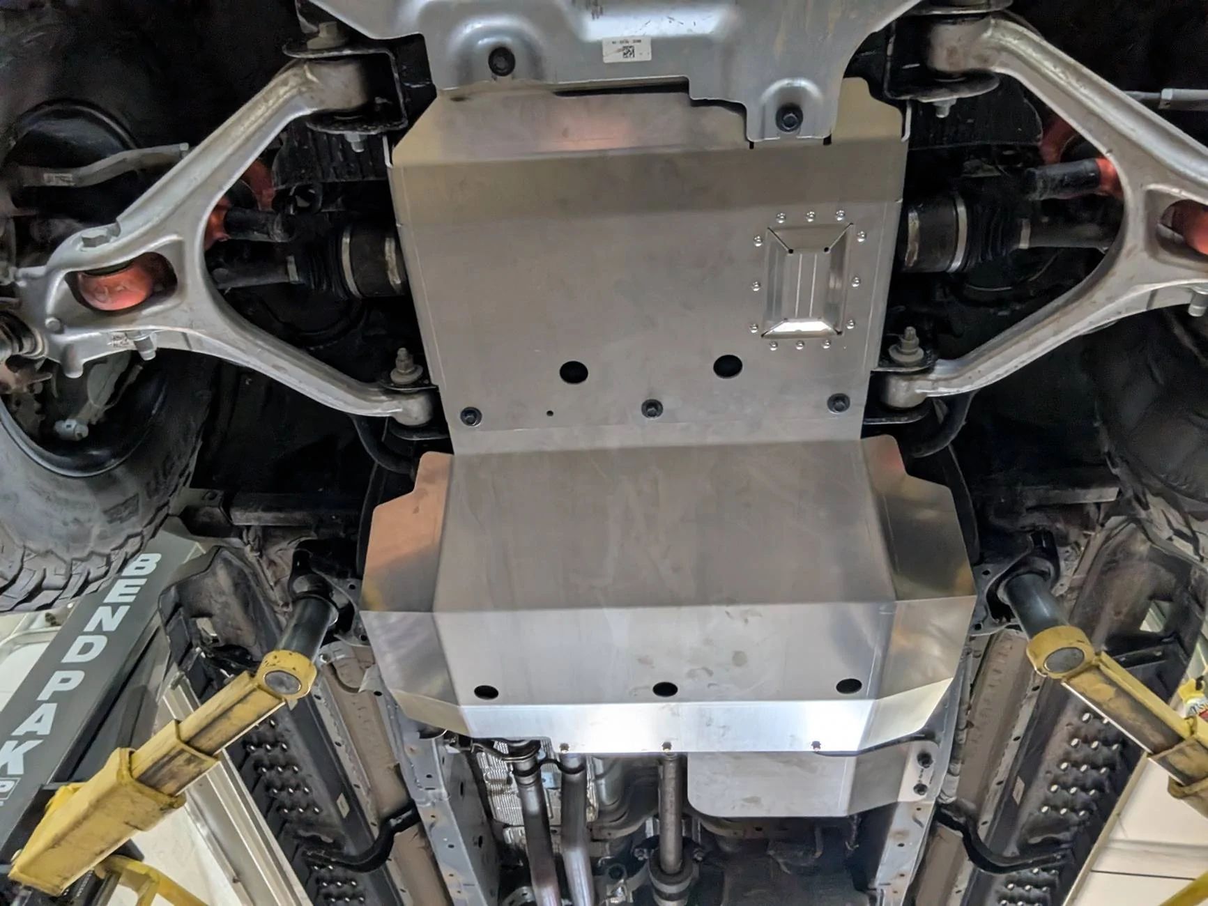 Ford Ranger Dressed for the crawl - Foutz Skid Plates, Differential Plate and Rival Fuel Tank Plate Armor (2)