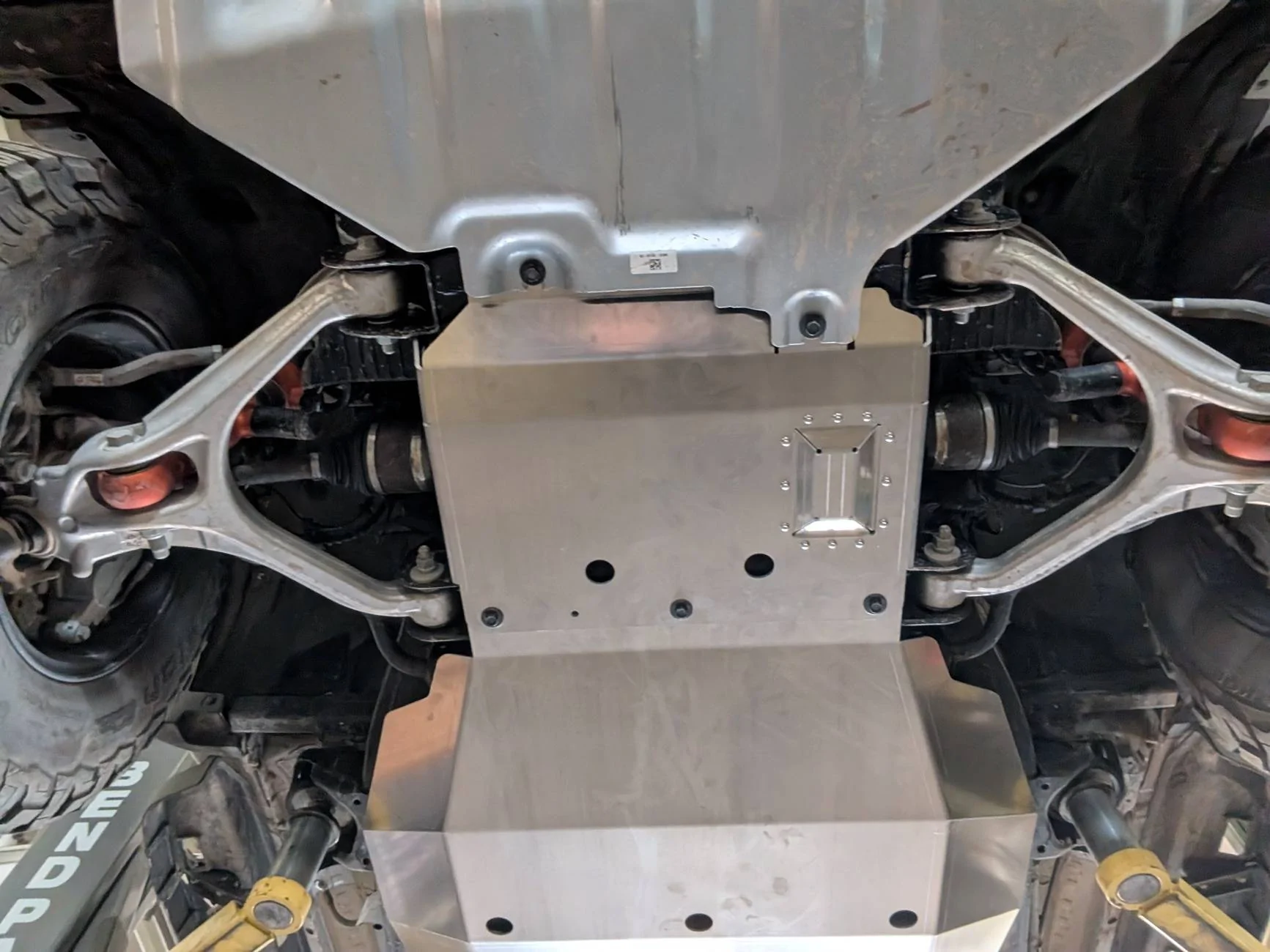 Ford Ranger Dressed for the crawl - Foutz Skid Plates, Differential Plate and Rival Fuel Tank Plate Armor (11)