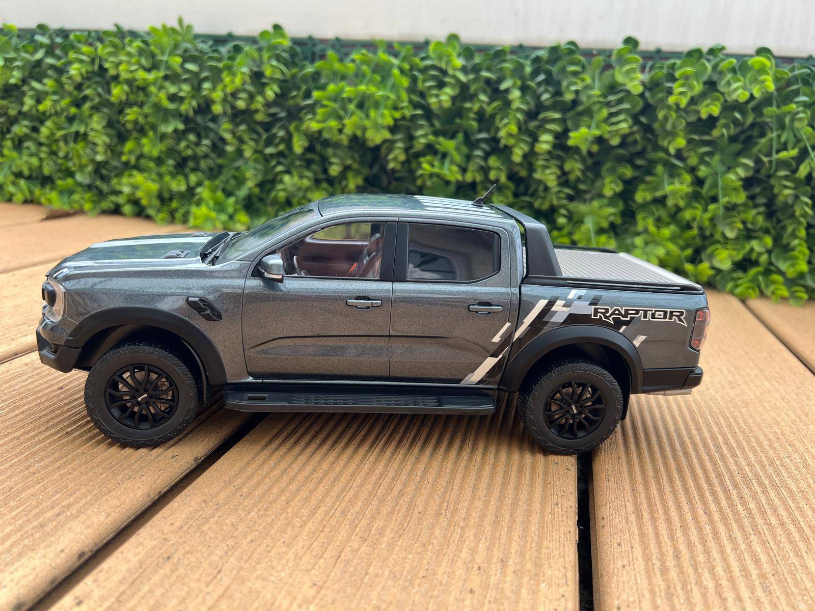 Ford Ranger Ford ranger raptor 2023 1:18 car model 29fad439-0266-4551-a1b9-432861261a3b.JPG