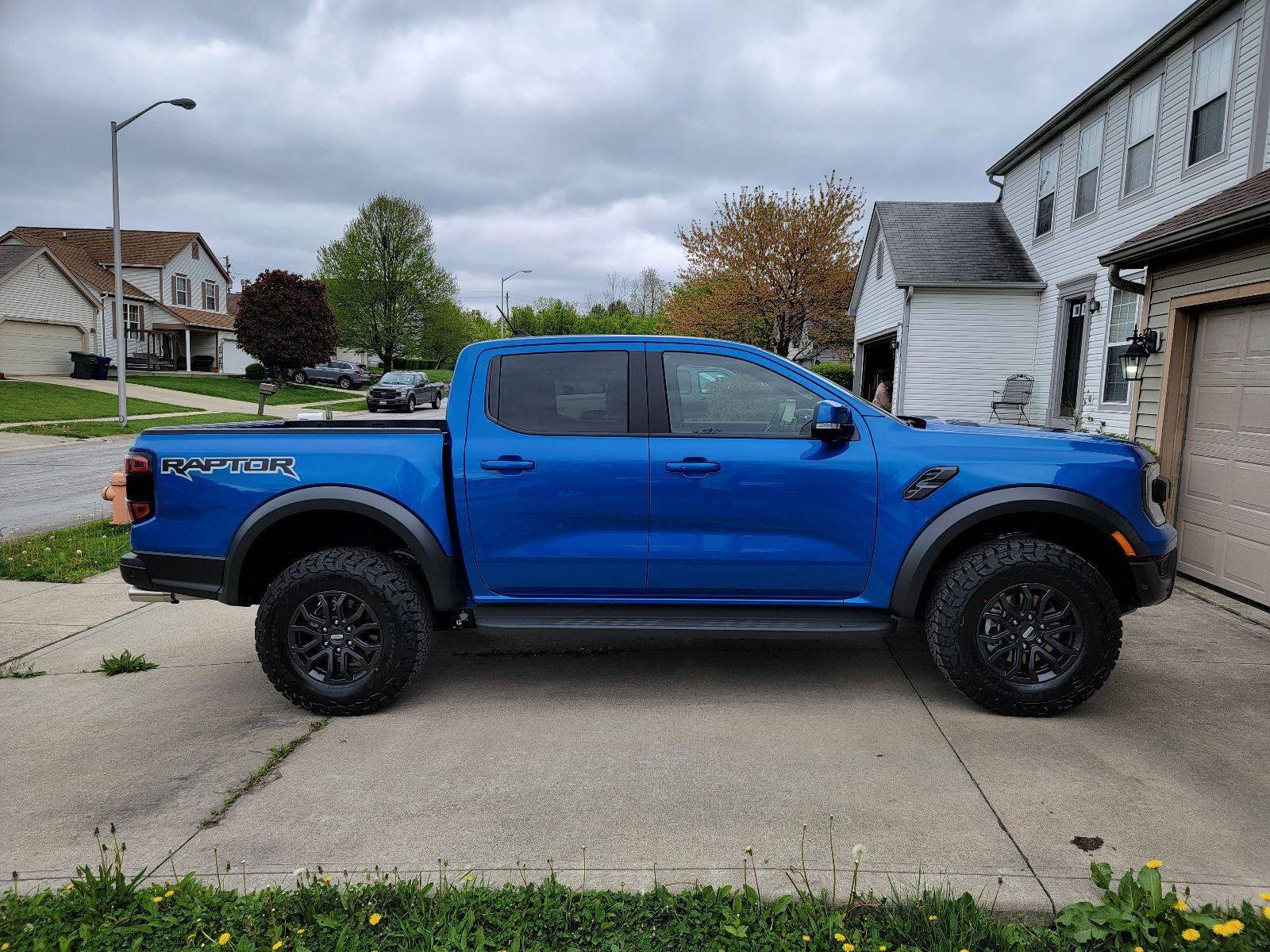 Ford Ranger 🎄🎁 Celebrate Christmas with Muslogy: Get a FREE Console Tray and Armrest Cover! 🎁🎄 1735088854995-ud