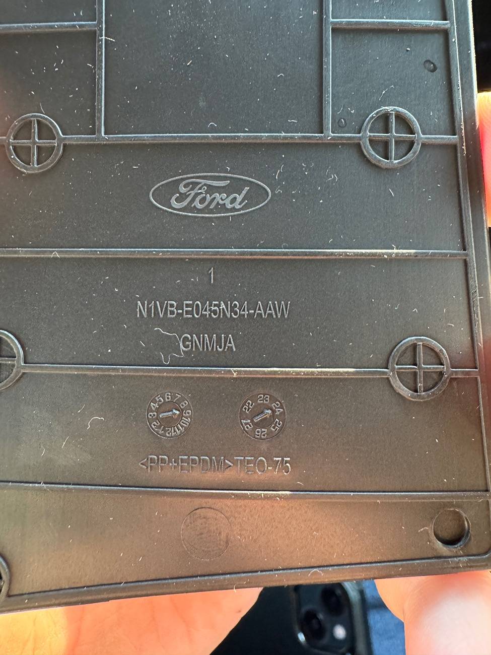 Ford Ranger Rubber mat in storage near wireless charger IMG_1248