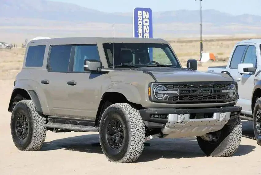 Ford Ranger Marsh Gray - Hard to get a read on the Color 1735918595899-5n