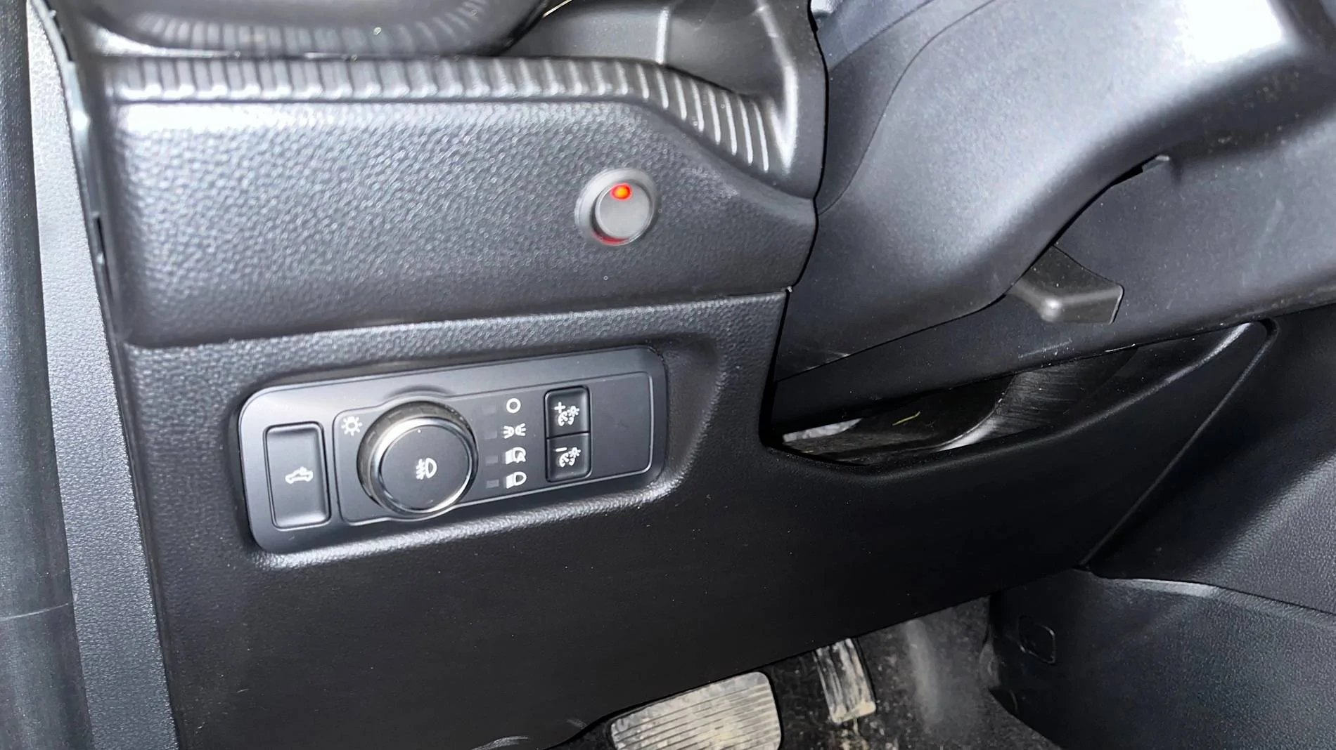 Ford Ranger Ranger Fog light wiring help ? IMG_1249