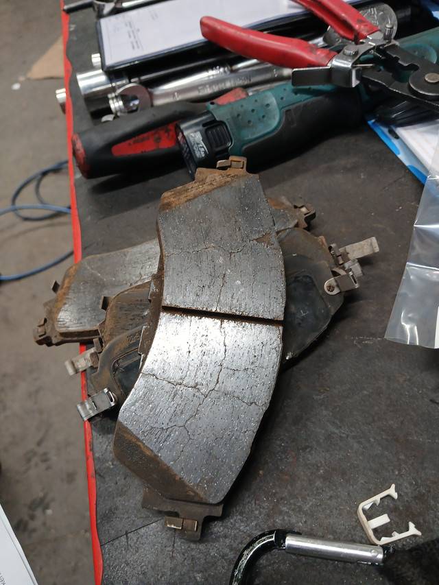 Ford Ranger Front brake pads cracked and desintegrating 20250106-163015