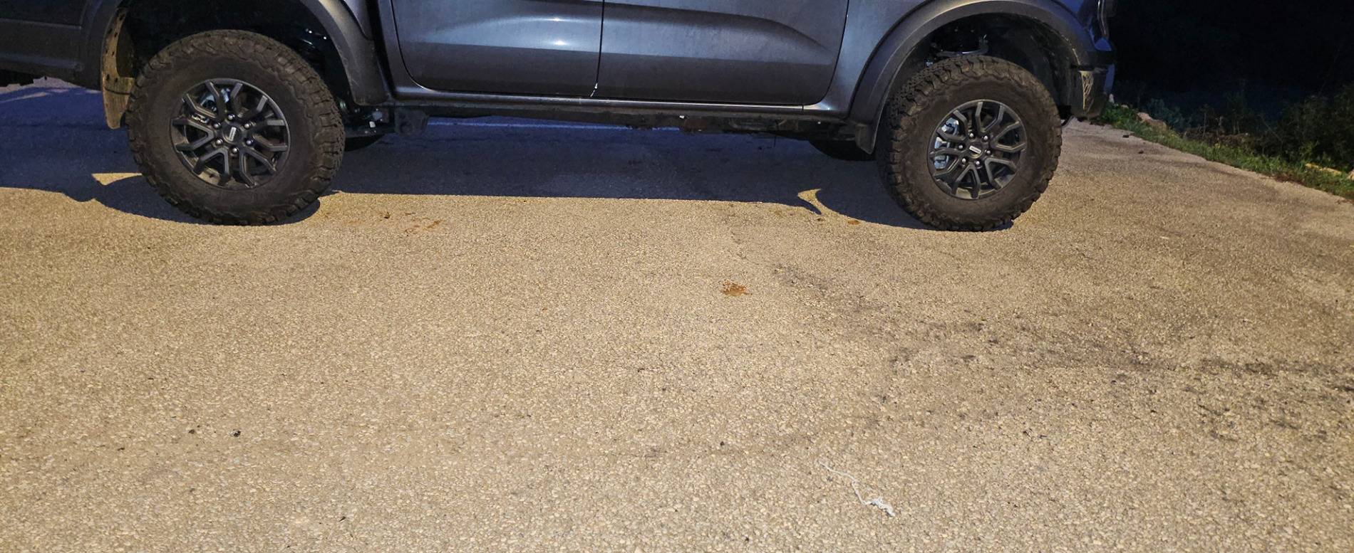 Ford Ranger Raptor side steps ? Anyone removed them? 20250111_181313