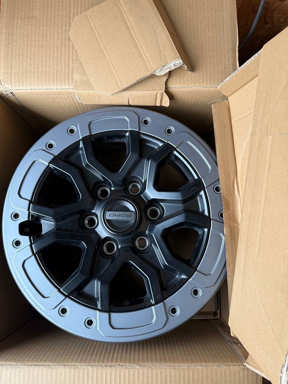 Ford Ranger FS- OEM Raptor beadlock capable wheels(SOLD) IMG_0921